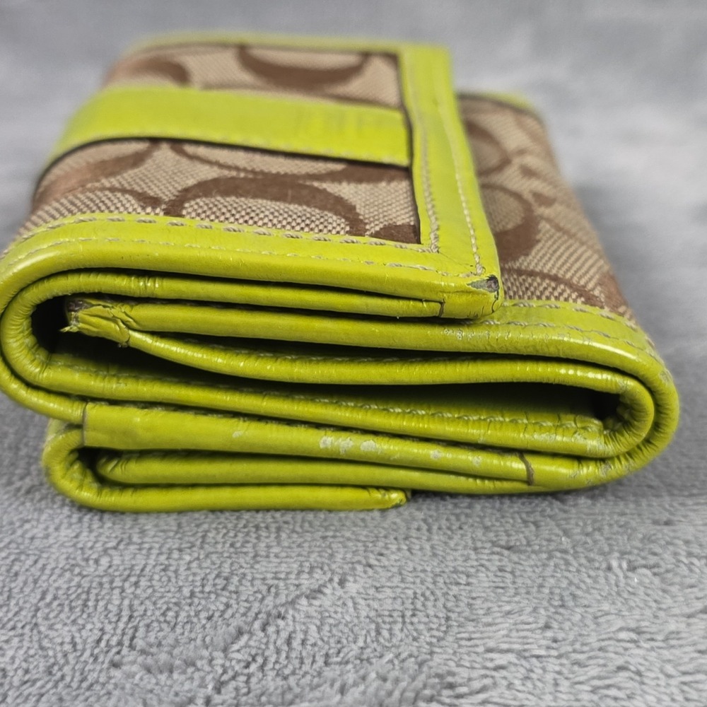 Vintage Coach TriFold Wallet Signature Canvas And Lime-Green Leather - Picture 12 of 13